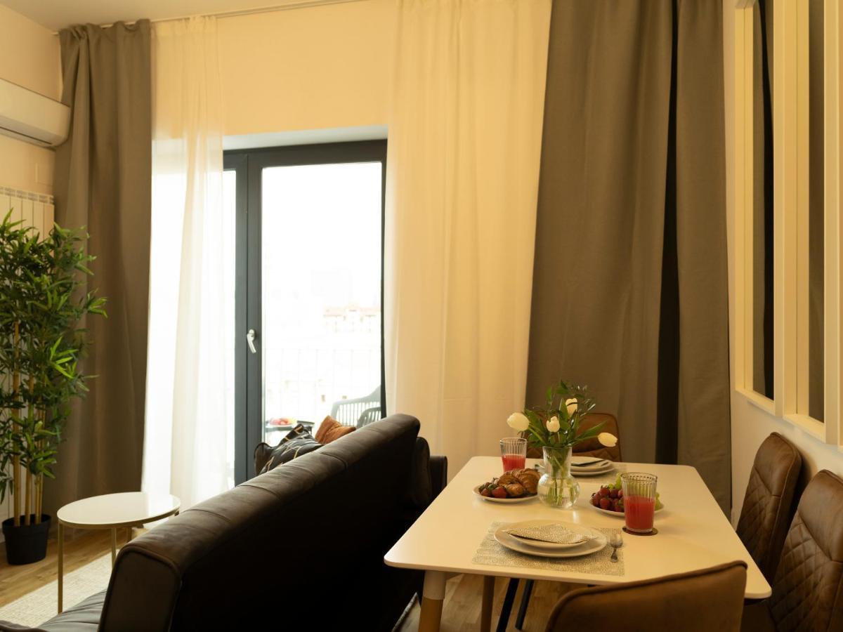Sunny 2Br Flat - Top Location - Amazing Balcony Бухарест Екстер'єр фото