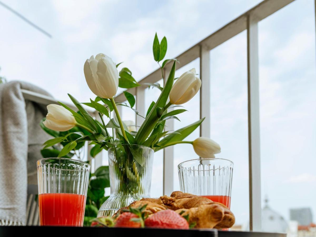 Sunny 2Br Flat - Top Location - Amazing Balcony Бухарест Екстер'єр фото